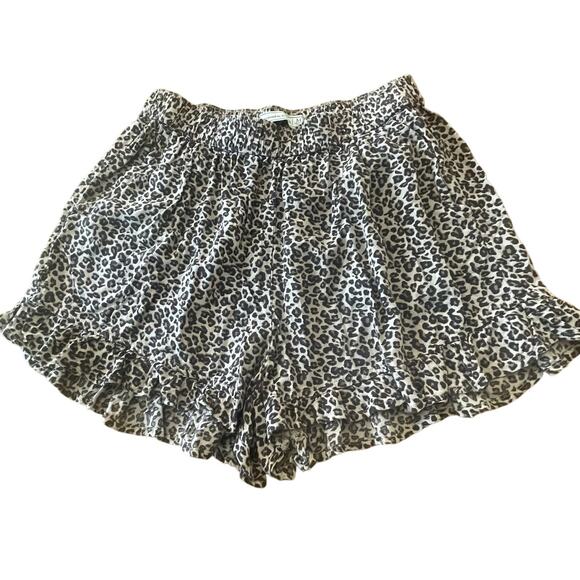Abercrombie & Fitch Leopard Print Lounge Shorts - Size M Ruffled Hem - Picture 1 of 6